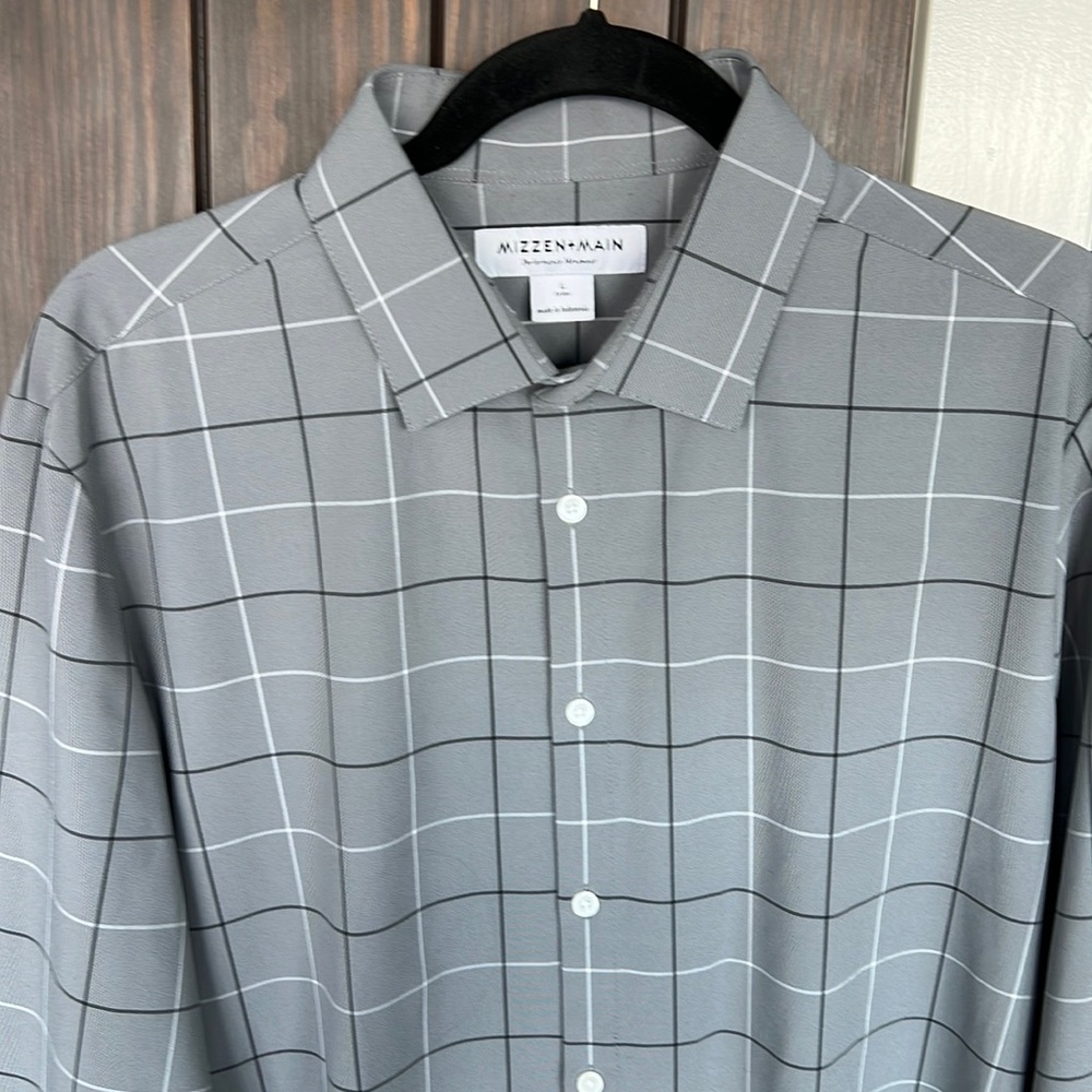Mizzen+Main Gray Plaid Casual Button Down Shirt (large trim)